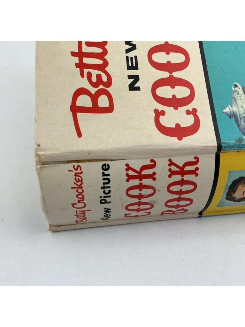 1961 First Edition 2nd Printing Betty Crocker’s New Picture Cook Book Binder Vin